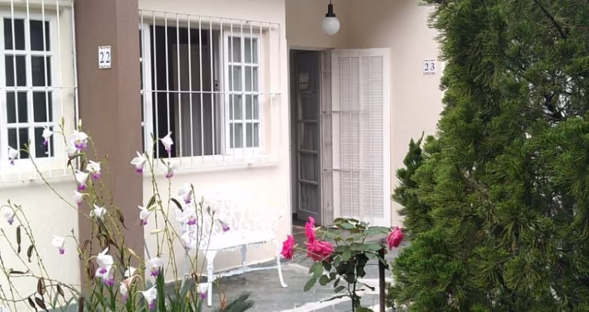 Sobrado em condomínio de 66m² com 2 dormitórios no Capricórnio em Caraguatatuba
