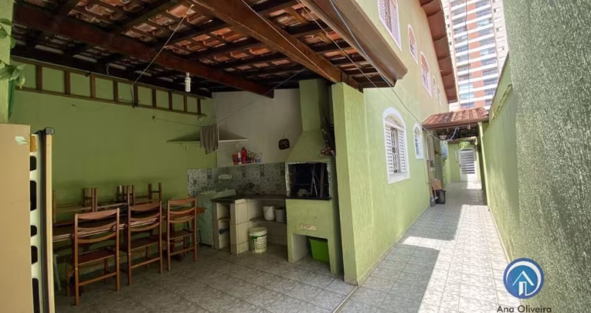 Sobrado de 150m² com 3 dormitórios no Jardim das Indústrias em São José dos Campos