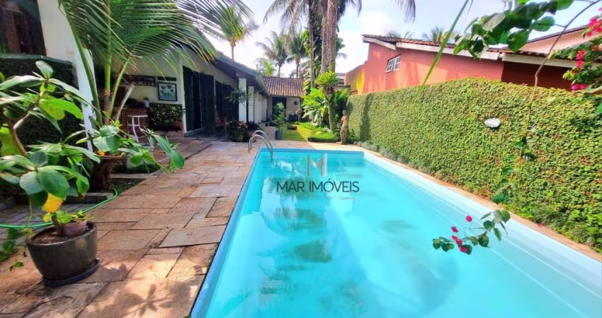 Casa Térrea em condomínio fechado de alto padrão na região da Praia de Pernambuco no Guarujá!
