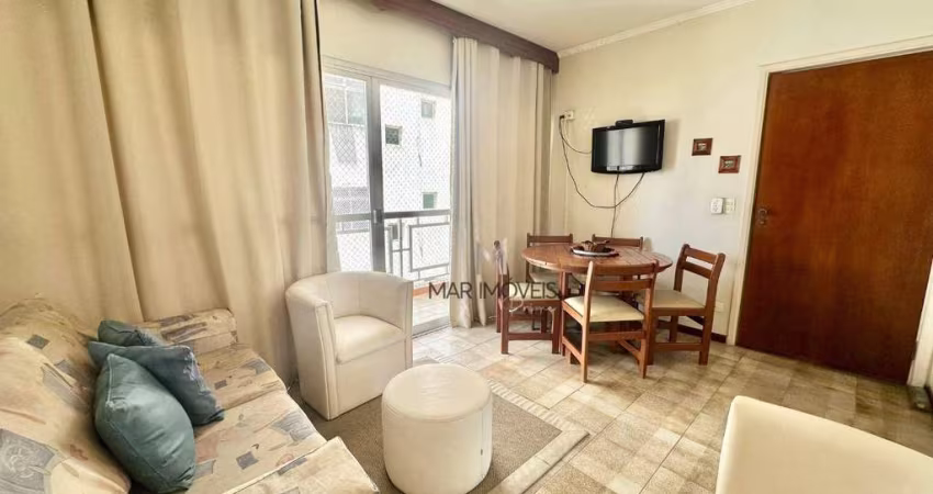 Apartamento á venda na praia da Enseada, apenas 3 quadras do mar!