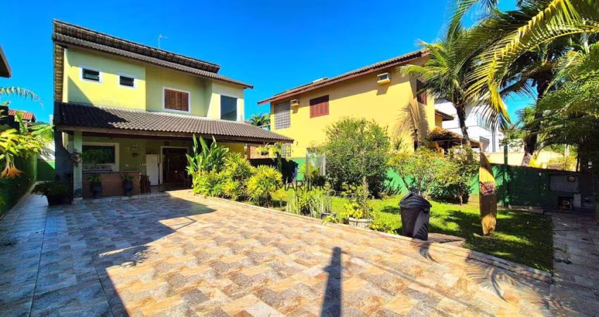 Casa em condomínio fechado na região da praia do Pernambuco no Guarujá!