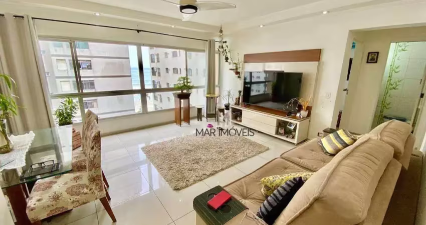 Apartamento reformado com 3 dormitórios (2 suítes) e 1 vaga à 50 metros da praia das astúrias