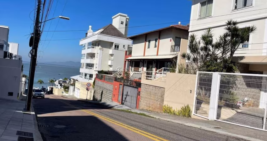 Casa com 4 quartos à venda na Rua Fritz Muller, 161, Coqueiros, Florianópolis