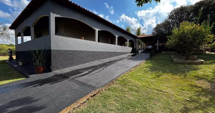 Chácara para Venda em Tatuí, Jardim Gramado, 3 dormitórios, 1 suíte, 3 banheiros, 6 vagas