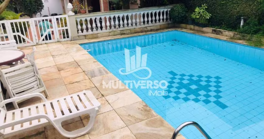 Casa Isolada a venda com 300m² no Embaré em Santos.