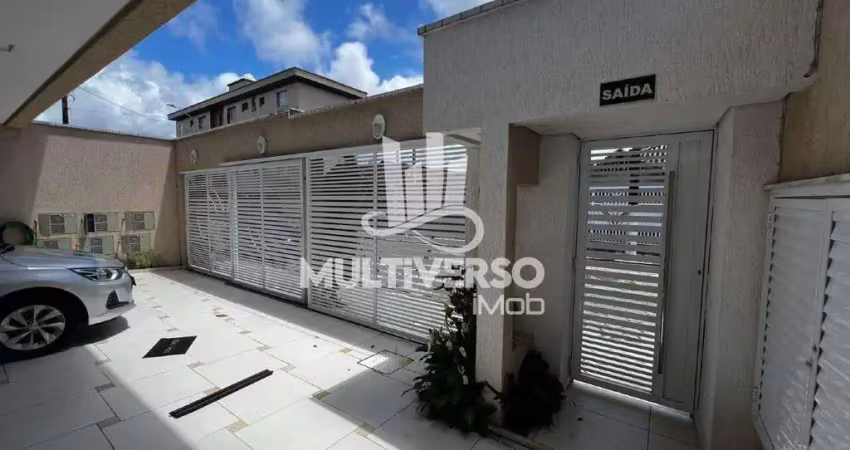 Lindo sobrado em condominio a poucos metros do mar !!!