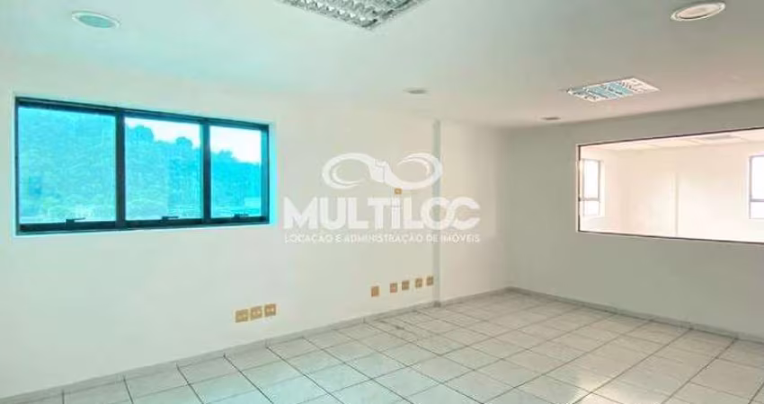 Sala Comercial para aluguel, no bairro Vila Mathias em Santos