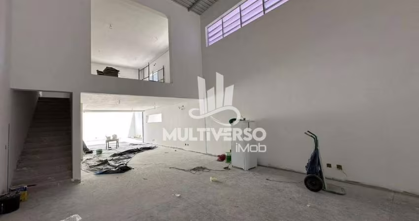 Galpão com 282m2 amplo e recém construído no Estuário em Santos