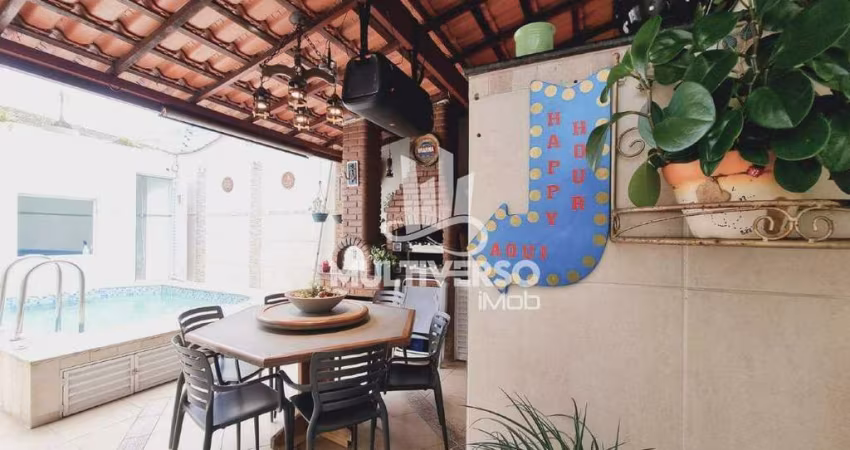 Casa à venda, 3 quartos no bairro Ponta da Praia em Santos