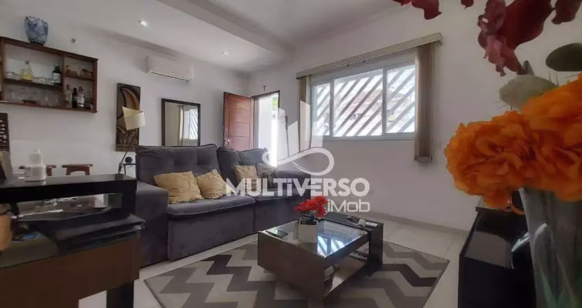 Sobrado à venda, 3 quartos no bairro Campo Grande em Santos