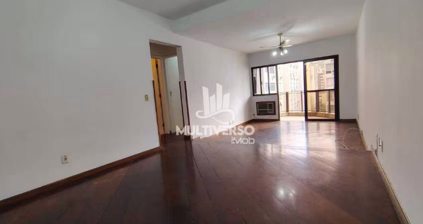 02 dormitórios sendo 01 suíte e quarto de empregada, Aparecida, 1 quadra da praia, R$745.000,00 ótima localização