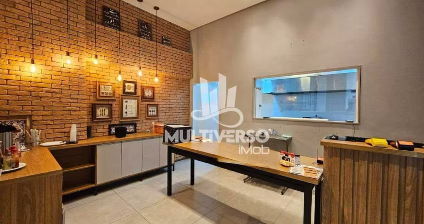 Loja à venda, no bairro Vila Mathias em Santos