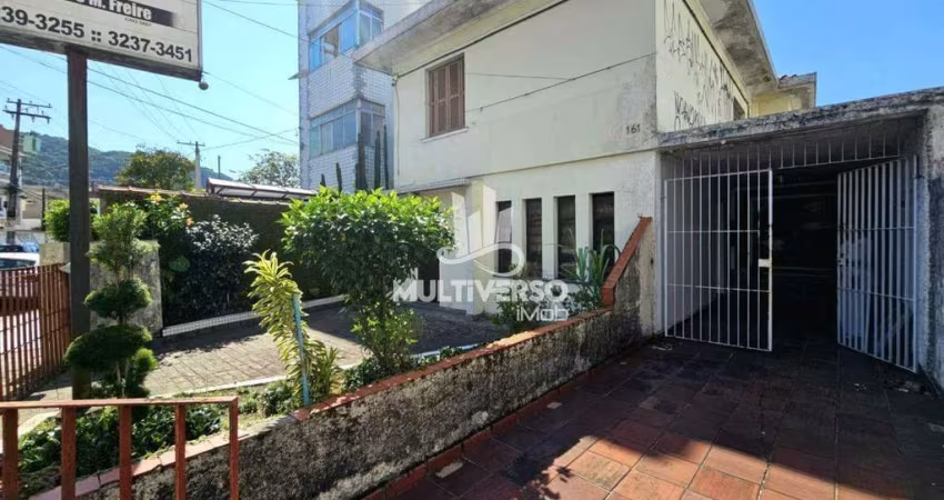 Sobrado à venda, 5 quartos no bairro Marapé em Santos