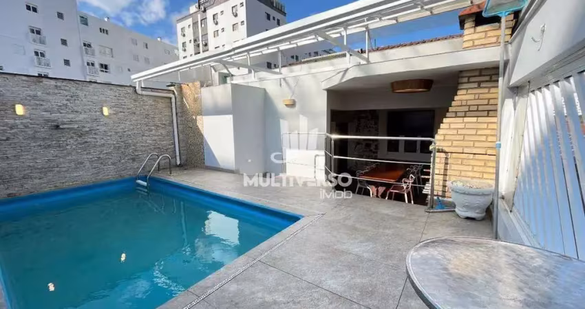 Casa isolada village 3 dormitórios com piscina e churrasqueira 3 vagas no marapé em santos