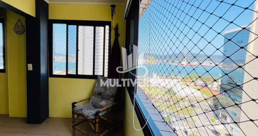 Apartamento 2 dormitórios incrível com deck vista mar garagem box fechada na ponta da praia em santos