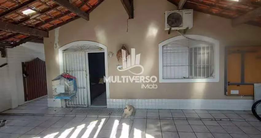 Casa com 4 quartos, piscina e churrasqueira na praia grande – maracanã (156m² internos, 215m² externos)