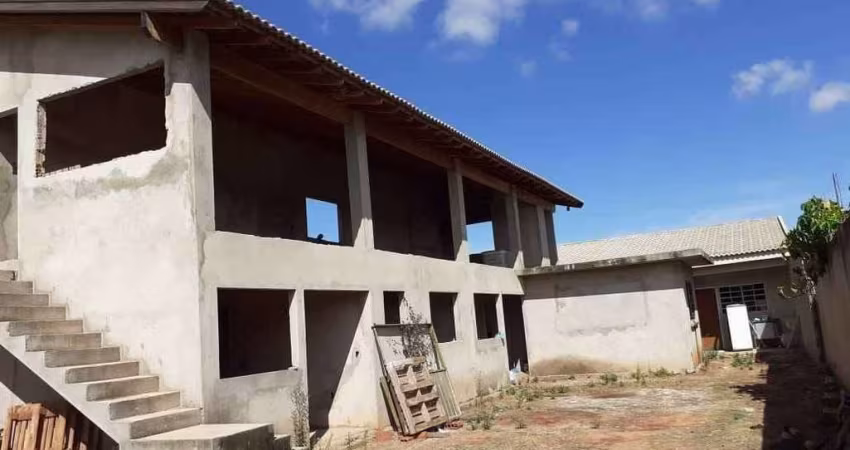 IMOVEL COM  PONTO COMERCIAL  EM  FRENTE