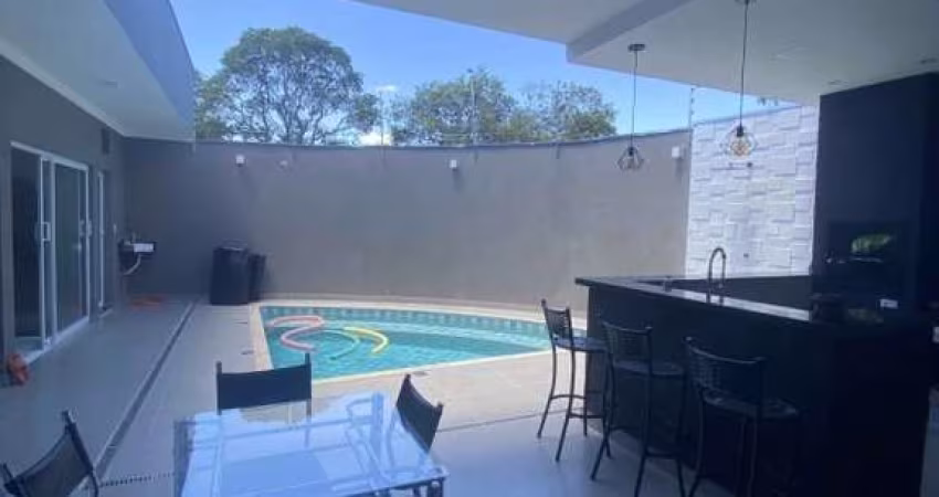 EXCELENTE CASA PARA VENDA