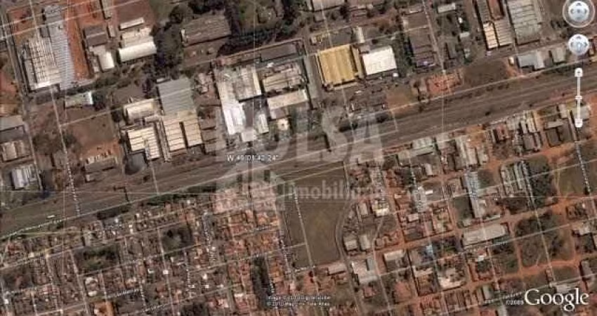AREA COMERCIAL // RESIDENCIAL