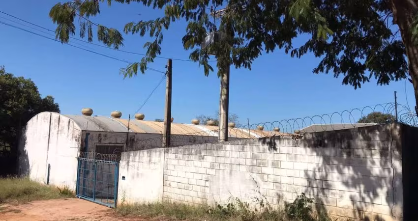 OPORTUNIDADE ! ! ! BARRACÃO NO PARQUE PAULISTA COM 1.932M² DE ÁREA DE TERRENO.