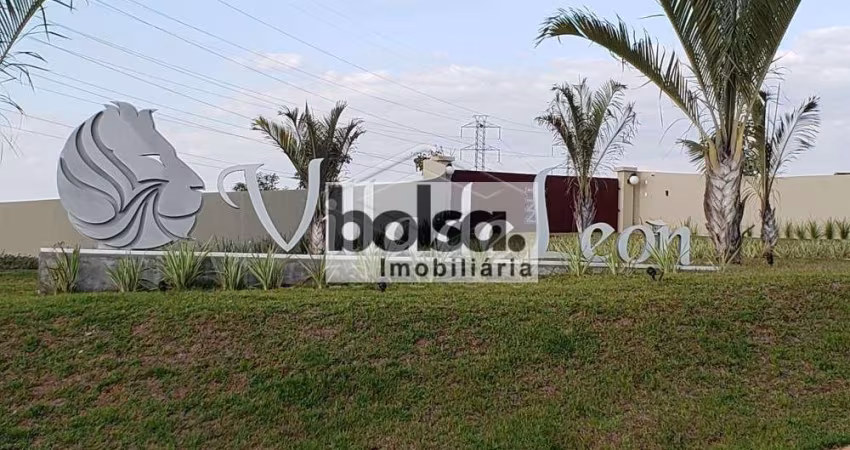 Terreno para venda com 300 m² em Residencial Villa de León, Piratininga - SP