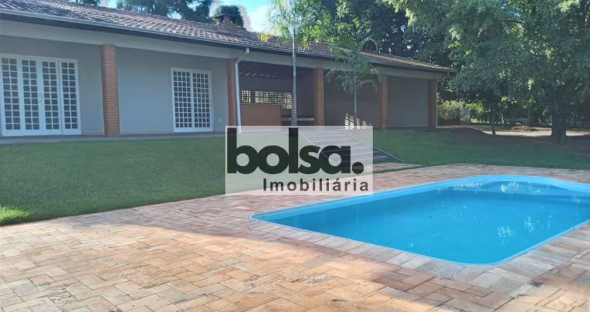 Linda Chácara com 2500 m² e área de lazer completa!