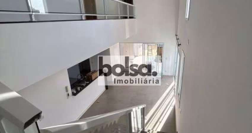 SOBRADÃO MARAVILHOSO, AMPLO  E  COMPLETO