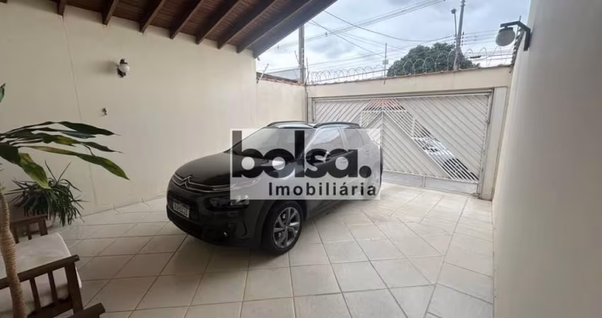 Casa para venda com 242 m² e 3 quartos em Jardim América, Bauru - SP