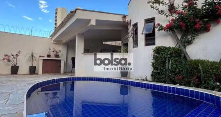 LInda Casa 4 dormitório sendo 2 suites com piscina
