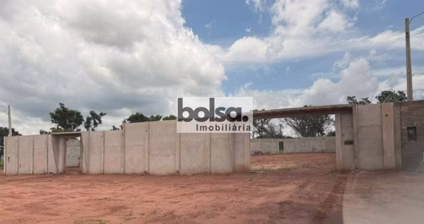TERRENO COM 1.050M² NO VALE DO IGAPÔ MURADO COM PORTÃO ! !
