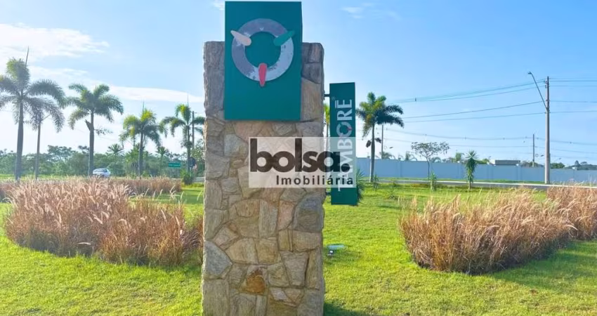 TERRENO PLANO PRÓXIMO A PORTARIA NO CONDOMINIO TAMBORÉ ! !