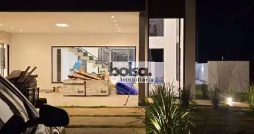 Casa em condominío para venda com 268 m² e 4 quartos em centro, pardinho - sp