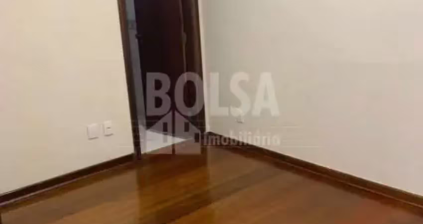 Imóvel excelente , residencial ou Comercial localizado em um a das principais Avenidas de Bauru