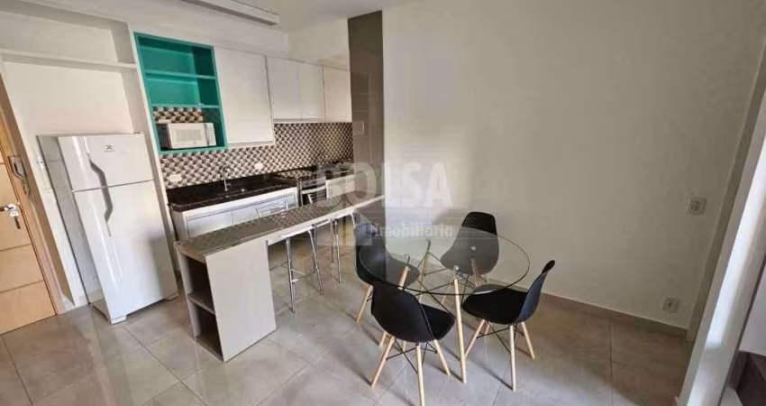 Lindo apartamento Mobiliádo , completíssimo em armários, ar condicionado , muito bem localizado
