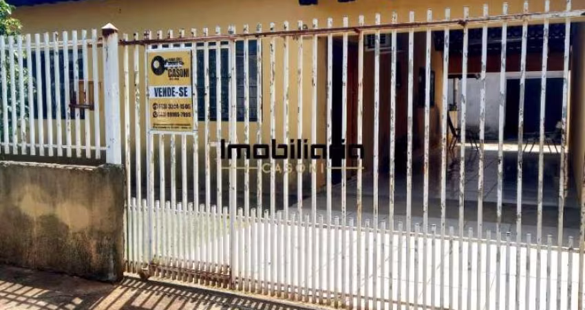 Casa com Edícula