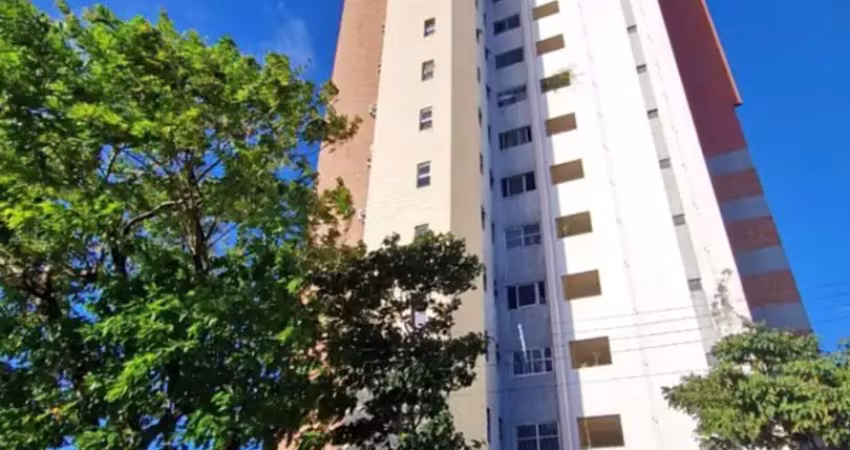 Vendo apartamento muito ventilado com 3 quartos sendo 2 suítes, bairro de fátima