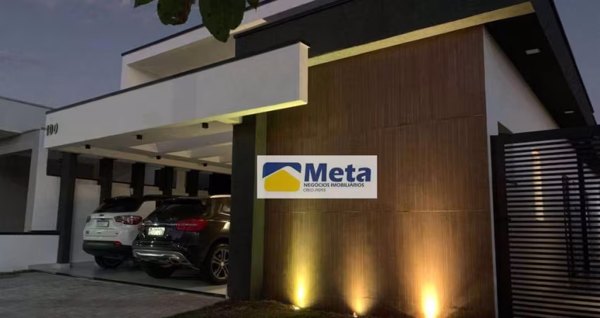 Belíssima casa mobilhada  em Condomínio fechado