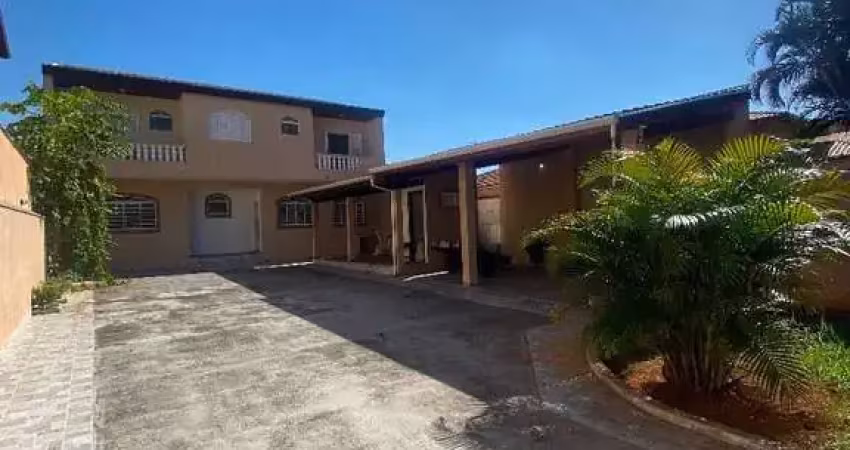 Casa com 3 dormitórios para alugar, 223 m² por R$ 2.900,00/mês - Campos Elíseos - Taubaté/SP