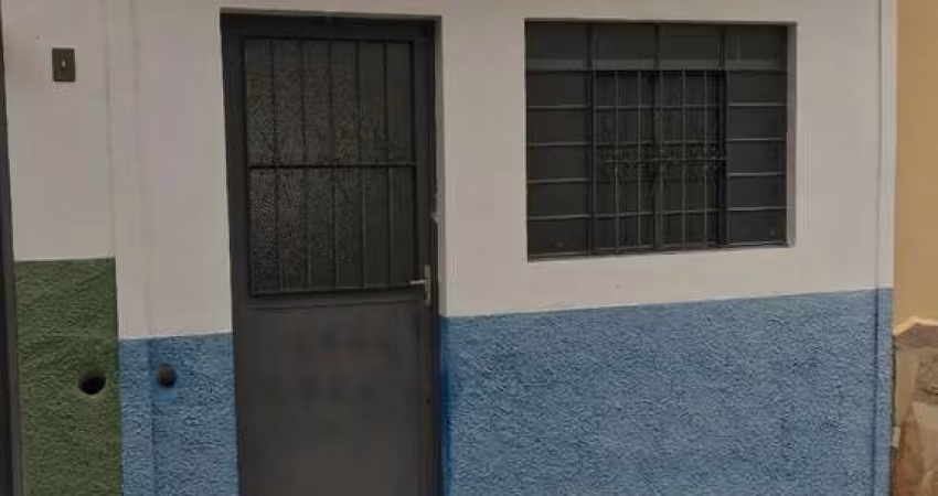 Casa com 1 dormitório para alugar, 45 m² por R$ 860,00/mês - Centro - Taubaté/SP