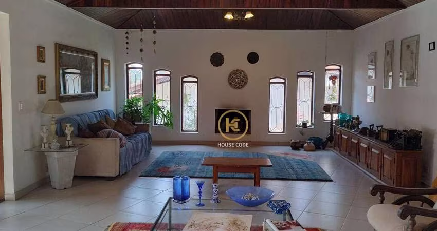 Casa térrea estilo rústico, no Condomínio Granja Caiapiá Cotia SP