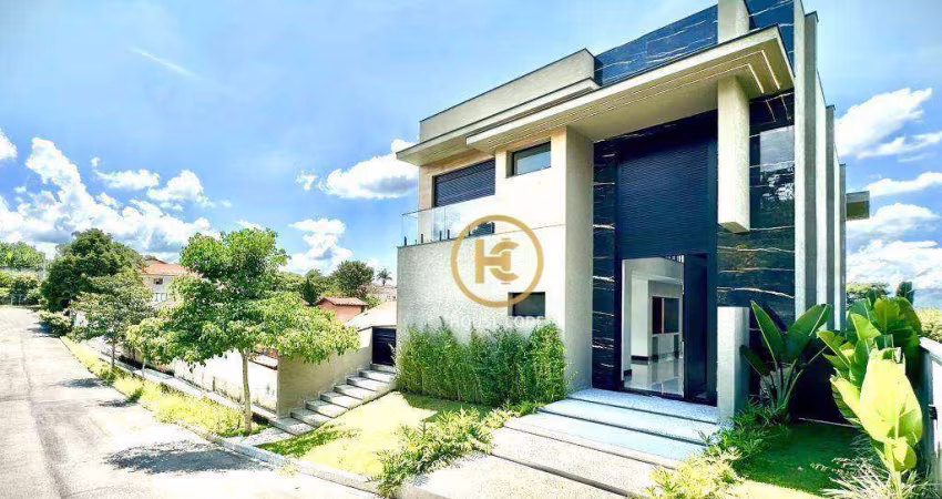Casa Nova Moderna com elevador e piscina na Granja Viana