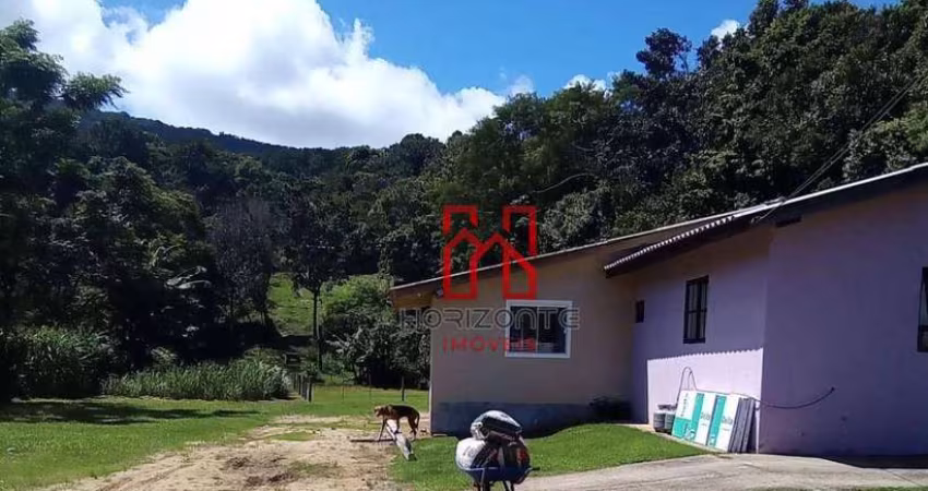 Chácara com 4 dormitórios à venda, 40000 m² por R$ 3.710.000 - Vargem Grande - Florianópolis/SC