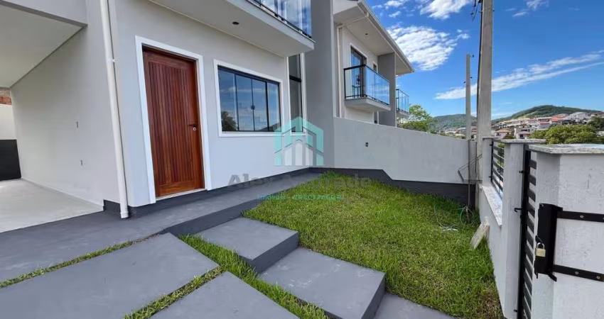 Casa Geminada em Potecas - 3 Dormitórios e 1 Suíte à Venda