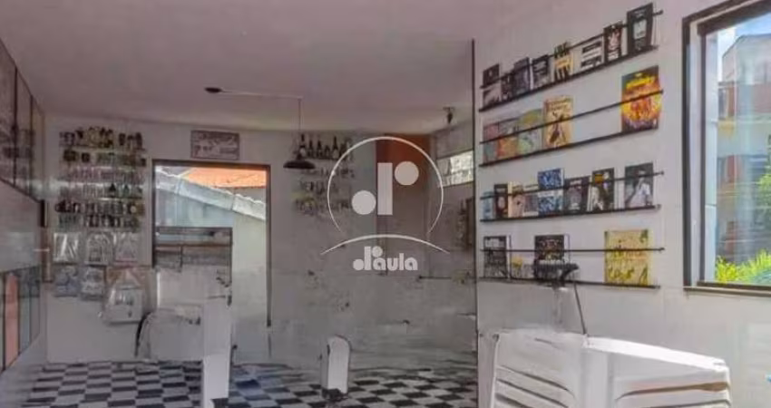 Sobrado de 326m² à Venda na Vila Humaitá em Santo André-SP: 3 Quartos, 1 Suíte, 2 Salas, 5 Banheiros e 3 Vagas de Garagem