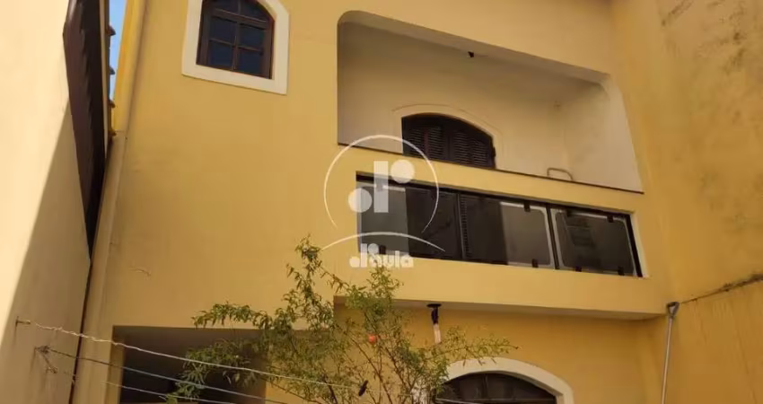 Sobrado à venda, Vila Camilópolis, Santo André/SP, 2 quartos, 2 suítes, 1 sala, 4 banheiros, 5 vagas de garagem.