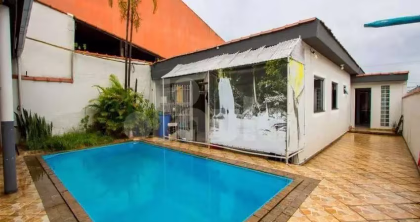 Imperdível sobrado à venda em Santo André-SP, Parque Novo Oratório: 2 quartos, 1 sala, 3 banheiros, 2 vagas, 224m²!