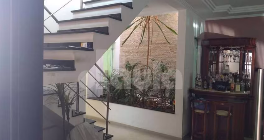 Sobrado 200m², 3 Suítes, 2 Vagas, Àrea gourmet, Edícula no Jardim Stella, Santo Andre