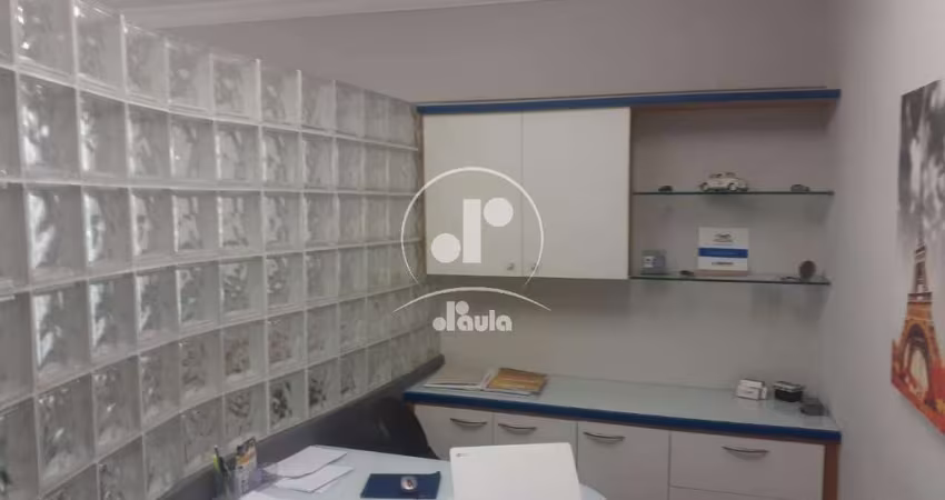 Sala Comercial no Jardim Bela Vista Com 33 m² de área . Sala com mesas, cadeiras, e armários , 1 banheiro com armário multiuso, 1 vaga de garagem