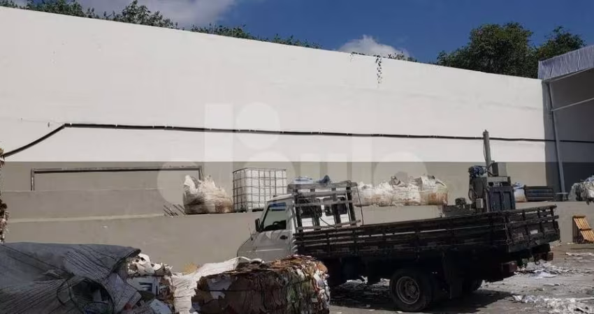 Galpão industrial à venda bairro Campestre em Santo André-SP, 3 salas