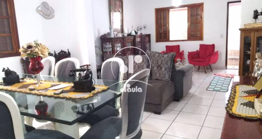 Casa para venda na Vila Bastos, Santo André-SP: 3 quartos, 1 suíte, 1 sala, 2 banheiros, 2 vagas de garagem, 205m² de área.